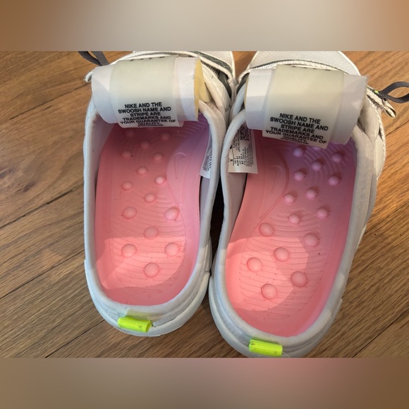 Nike - Picture 4 of 6